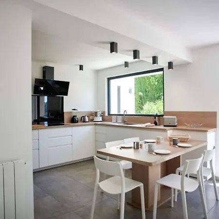 Modern With Sea View And Pool For 10 People Villa *