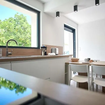 Villa Modern With Sea View And Pool For 10 People *