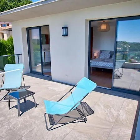 Modern With Sea View And Pool For 10 People